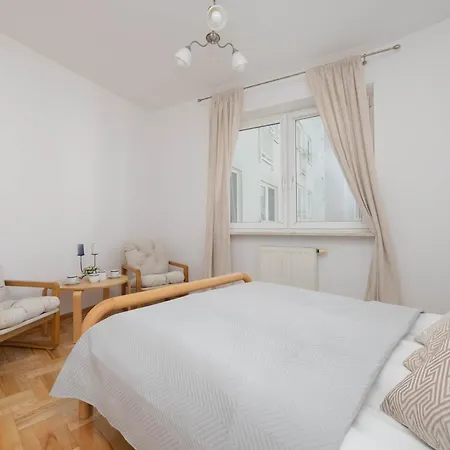 Διαμέρισμα Charming In A Quiet Neighborhood With Parking And A Balcony By Renters *