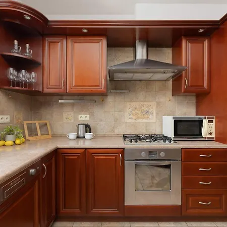 Charming In A Quiet Neighborhood With Parking And A Balcony By Renters Apartment Warschau